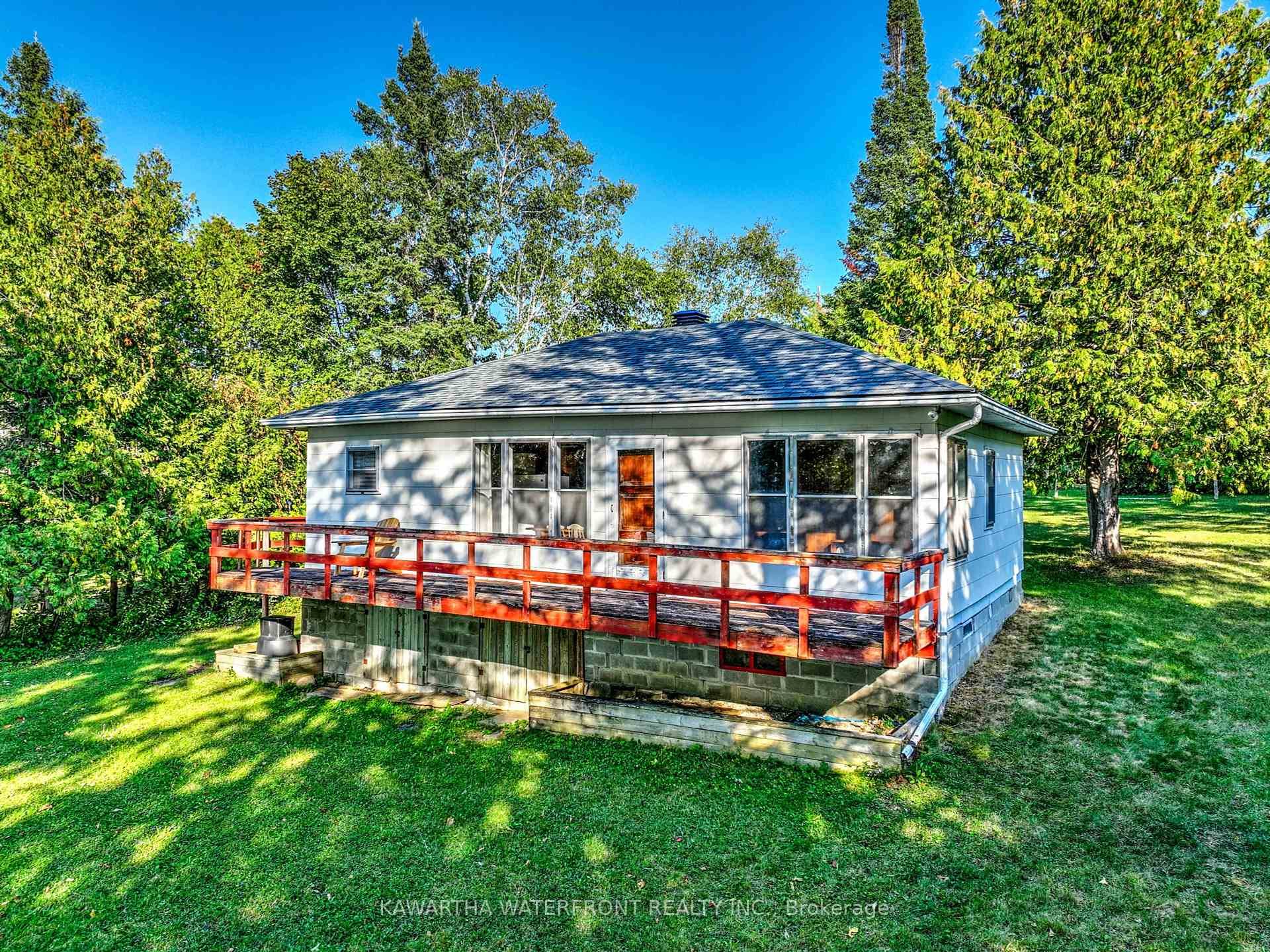 This cottage property is located in a peaceful and quiet location near the end of Redcap Beach Lane on Canal Lake.