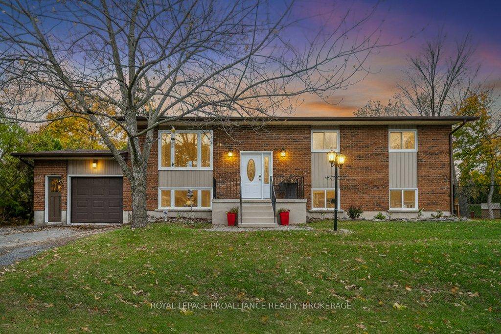 Welcome to 2 Potter Drive in Odessa, conveniently located between Kingston and Napanee, quick access to the 401, steps from Ernestown Secondary School, Odessa Public School and the village amenities ...