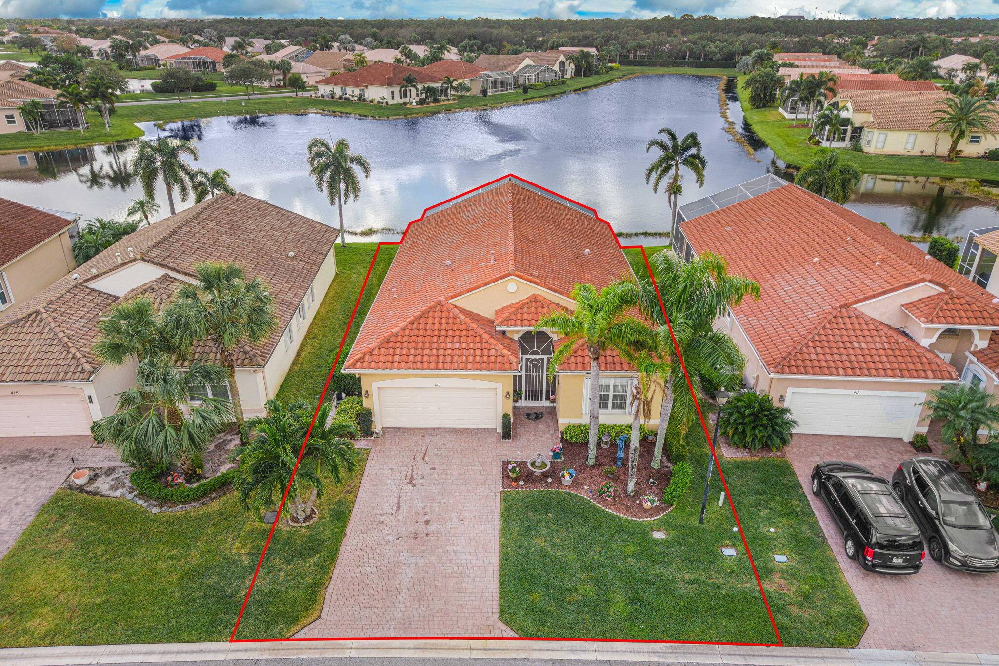 VERY MOTIVATED SELLER ! READY FOR QUICK MOVE IN !