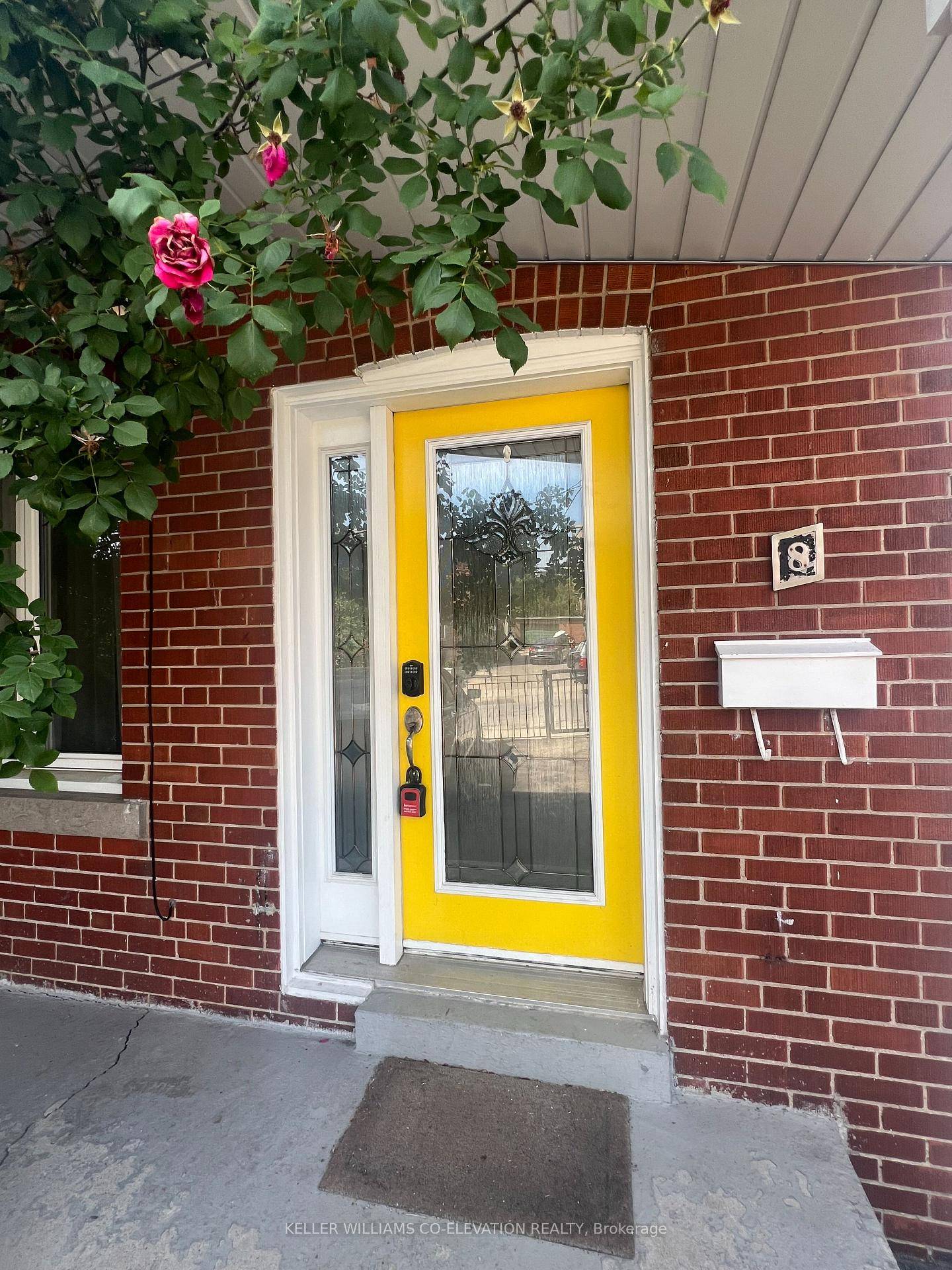 Excellent Location Beautiful Family Home 3 bedrooms Main and Upper level ample Eat in Sized Kitchen Lovely Backyard, Shared Enclosed Outdoor Kitchen and Beautiful Gardens, Spacious open concept living areas ...