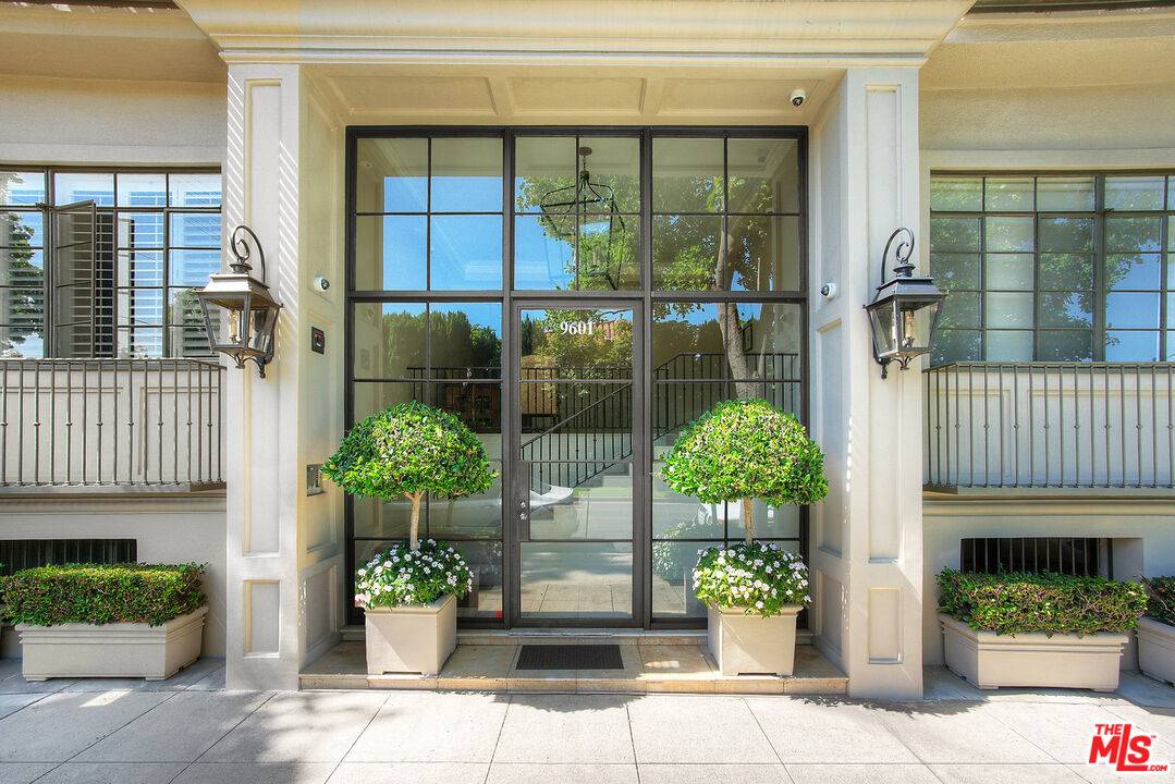 9601 Charleville Blvd Beverly Hills La