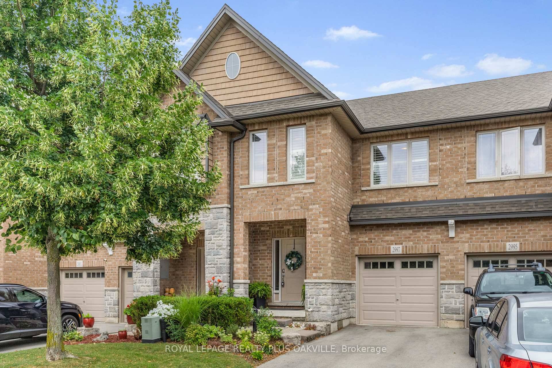 Step inside this stunning executive townhouse, an exemplar of modern living in the coveted Millcroft area, poised to welcome first time buyers, busy executives, and those seeking a luxurious downsize.