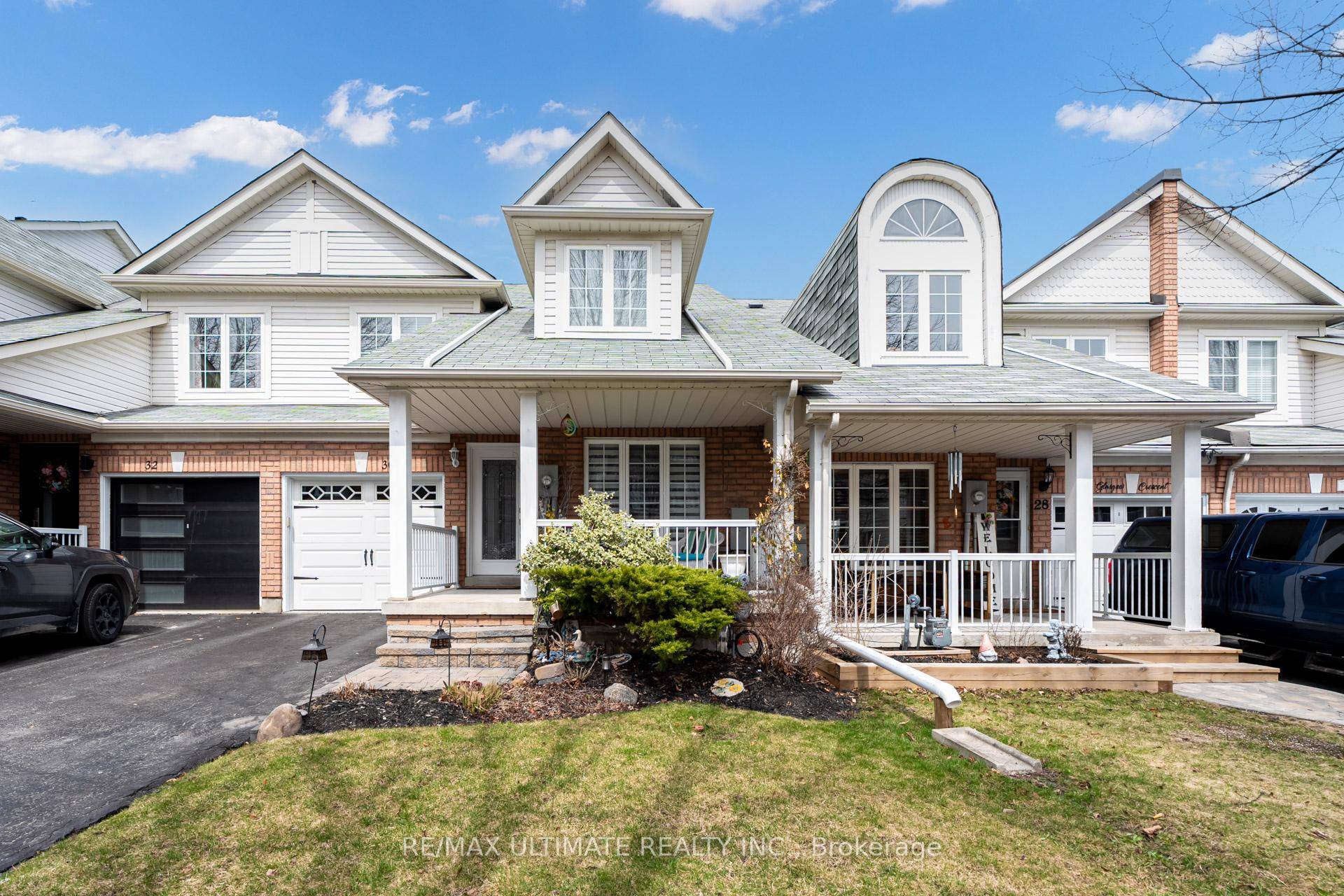 Welcome To 30 Glasgow Crescent, Keswick A Beautifully Maintained And Move In Ready Freehold Townhouse Offering The Perfect Blend Of Space, Style, And Comfort !