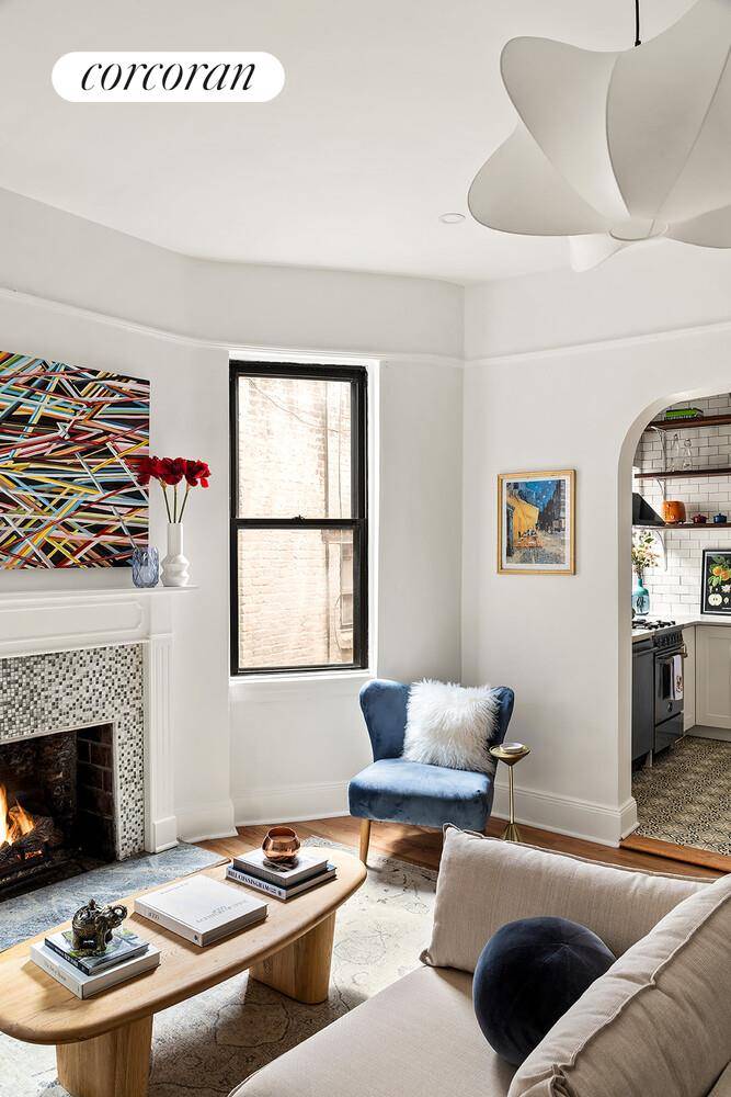 175 Amity Street, D2 Charming Amity Street is one of Cobble Hill's most desirable blocks.