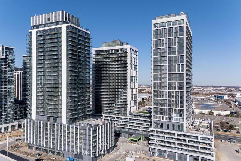 Luxury Living At Charisma On The Park South Tower With Breathtaking Downtown amp ; CN Tower Views !