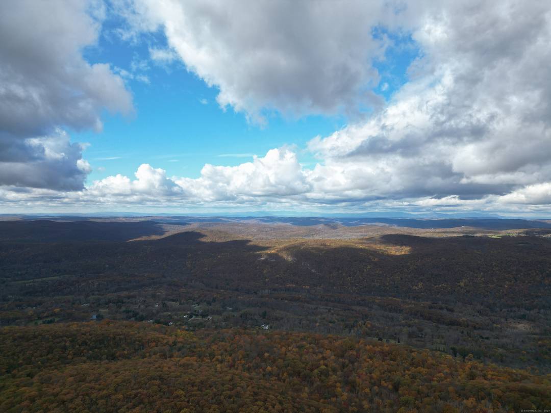 Beautiful mountain top lot overlooking the Berkshires !
