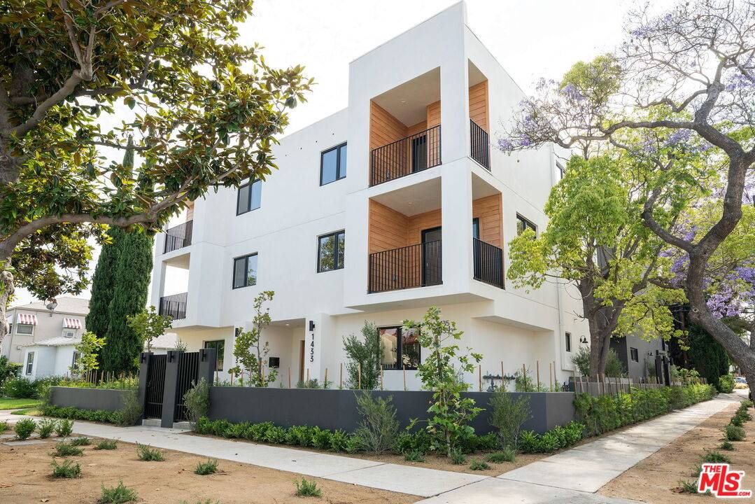 1433 1/2 S Crescent Heights Blvd 4BR Beverlywood La