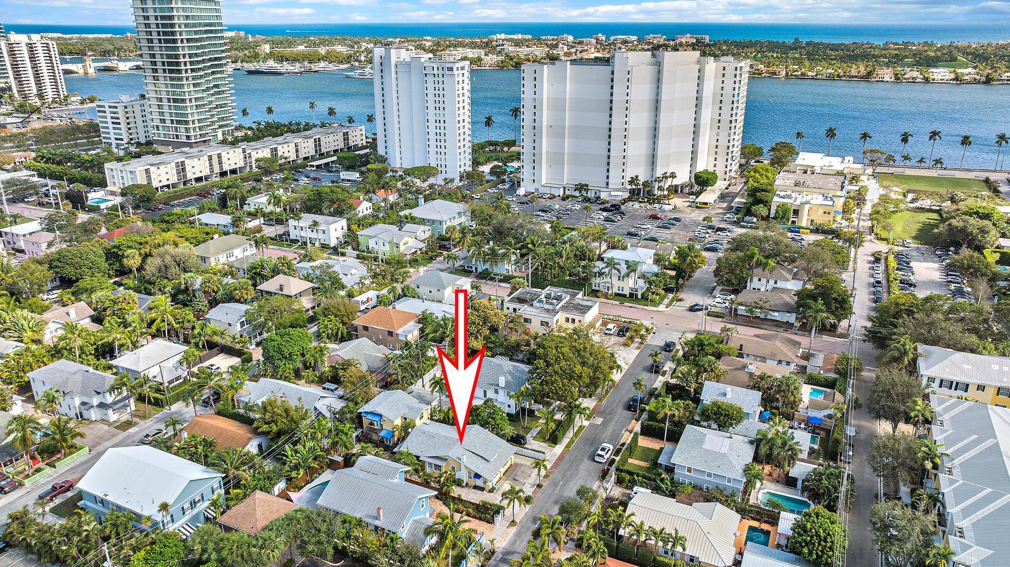 Located in the desirable Mango Promenade Historic District, this 5 unit building presents a rare chance to generate income or be transformed into your dream home.