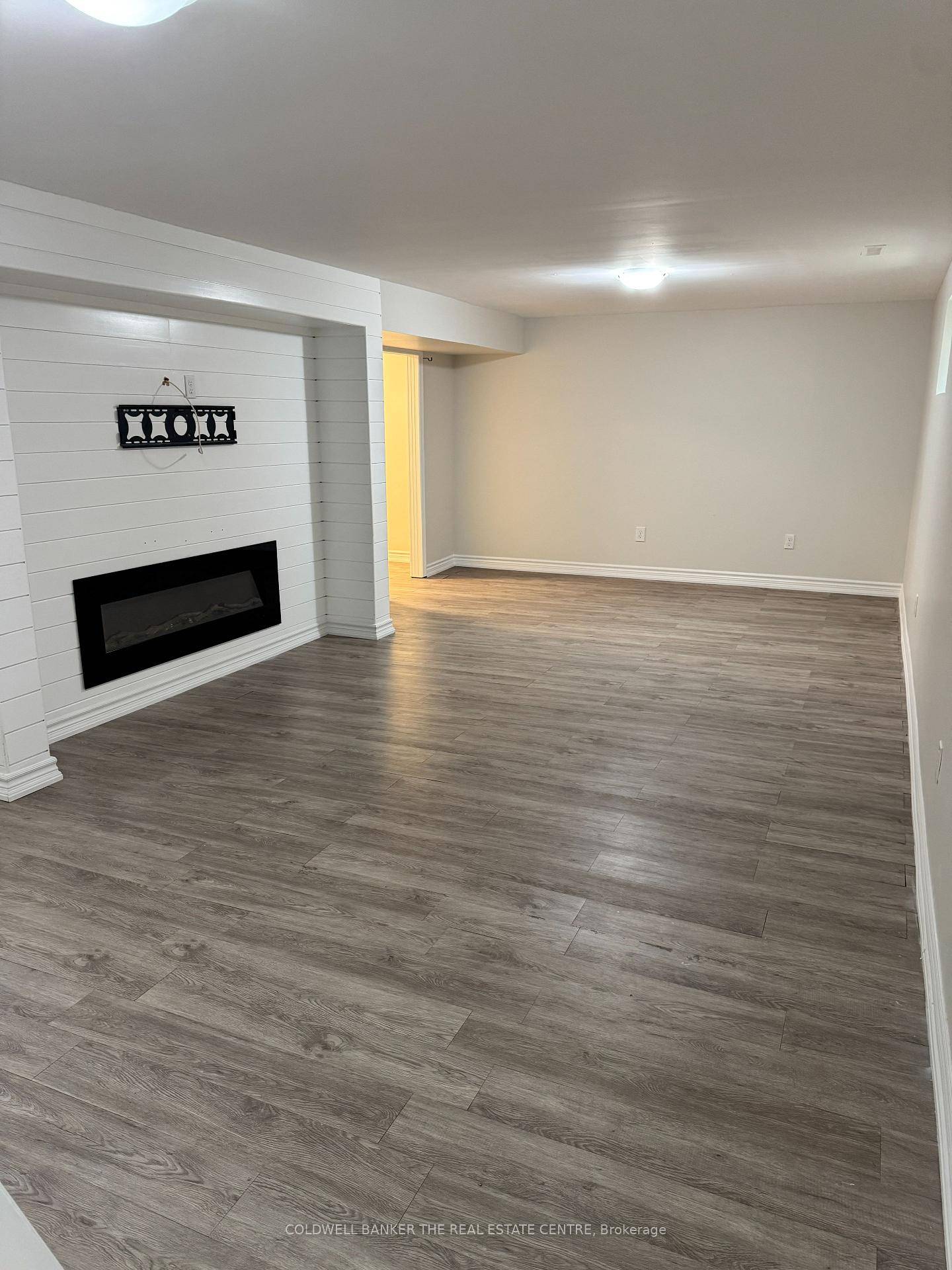 BRIGHT amp ; SPACS 2 BDRM DEN BSMT APT FOR LEASE IN BOWMANVILLE !