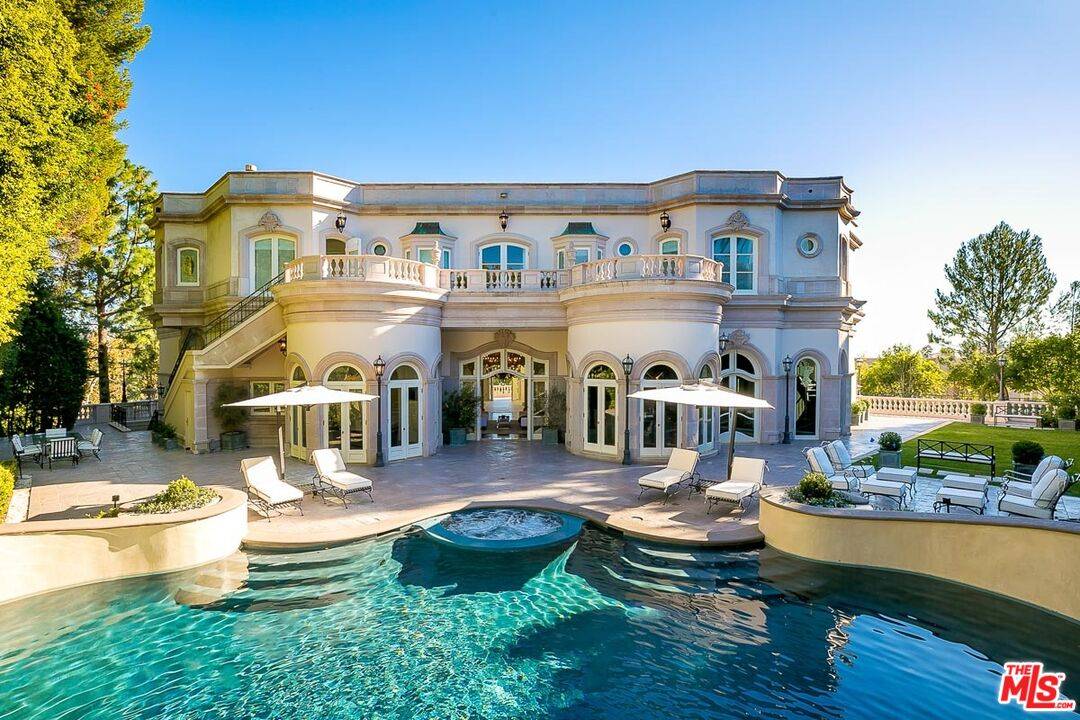 1091   Laurel Way 8.0 Beverly Hills LA