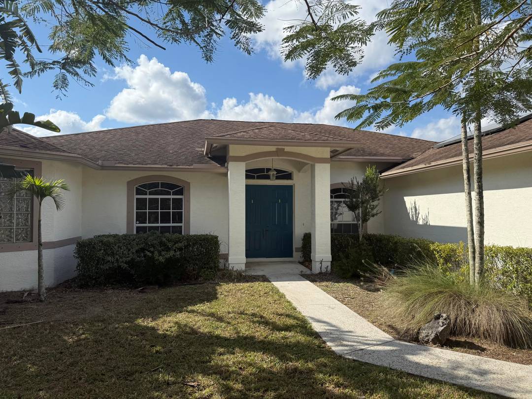 Highly desired Jupiter Farms CBS house with 5 bedrooms and 4 full baths, built in 2006.