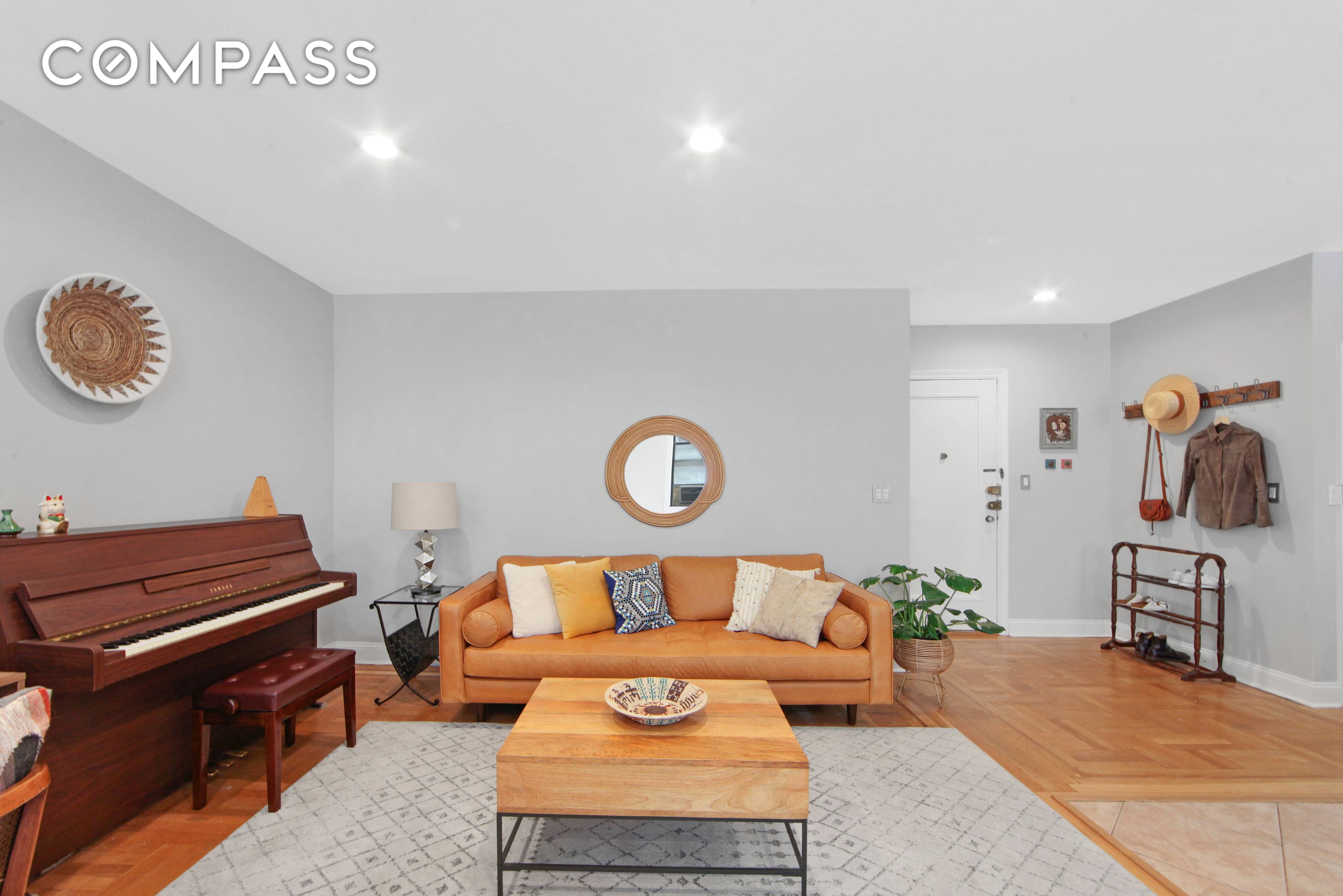 Modern amp ; spacious one bedroom apt with an open floor plan.