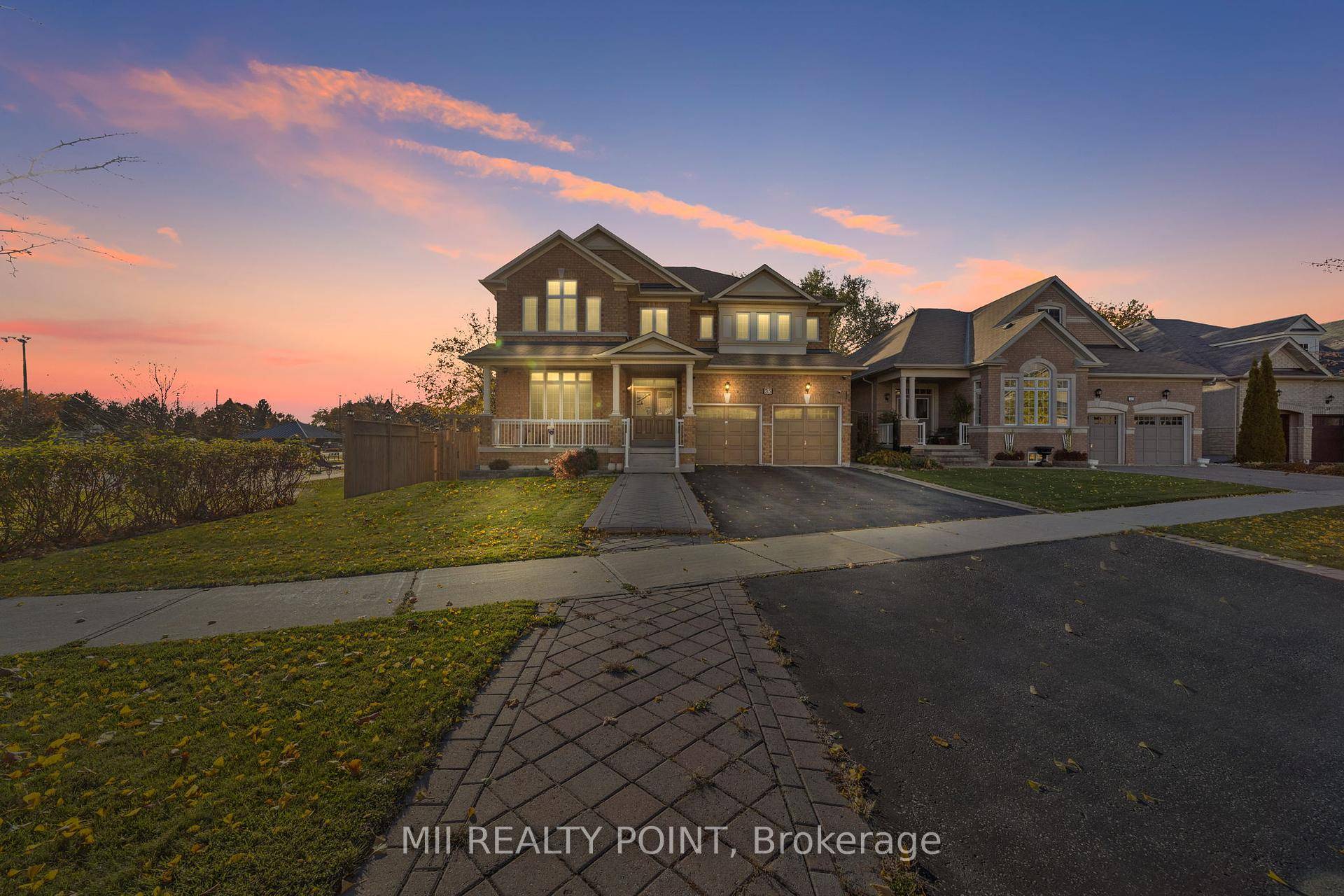 Absolutely Magnificent Estate Home For Lease !
