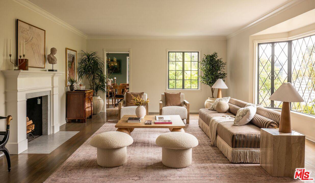1270  N Wetherly Dr 3BR Sunset Strip La