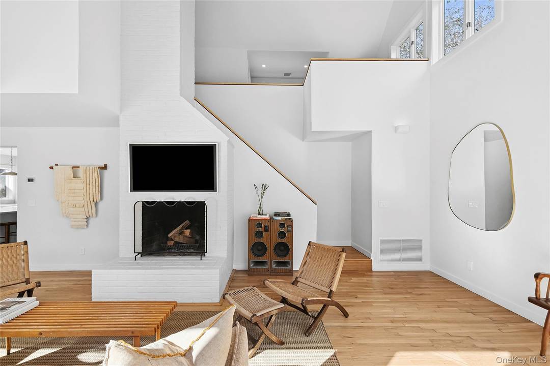 Quiet Luxury, Reimagined Near East Hampton Village Renovated by emerging designer Jess Houghton, this 3 bedroom, 2.