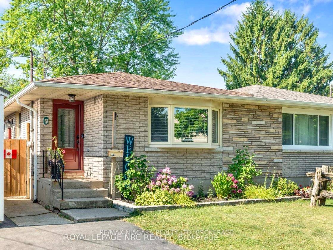 Welcome to 8 Lakehurst Drive in the City of St.