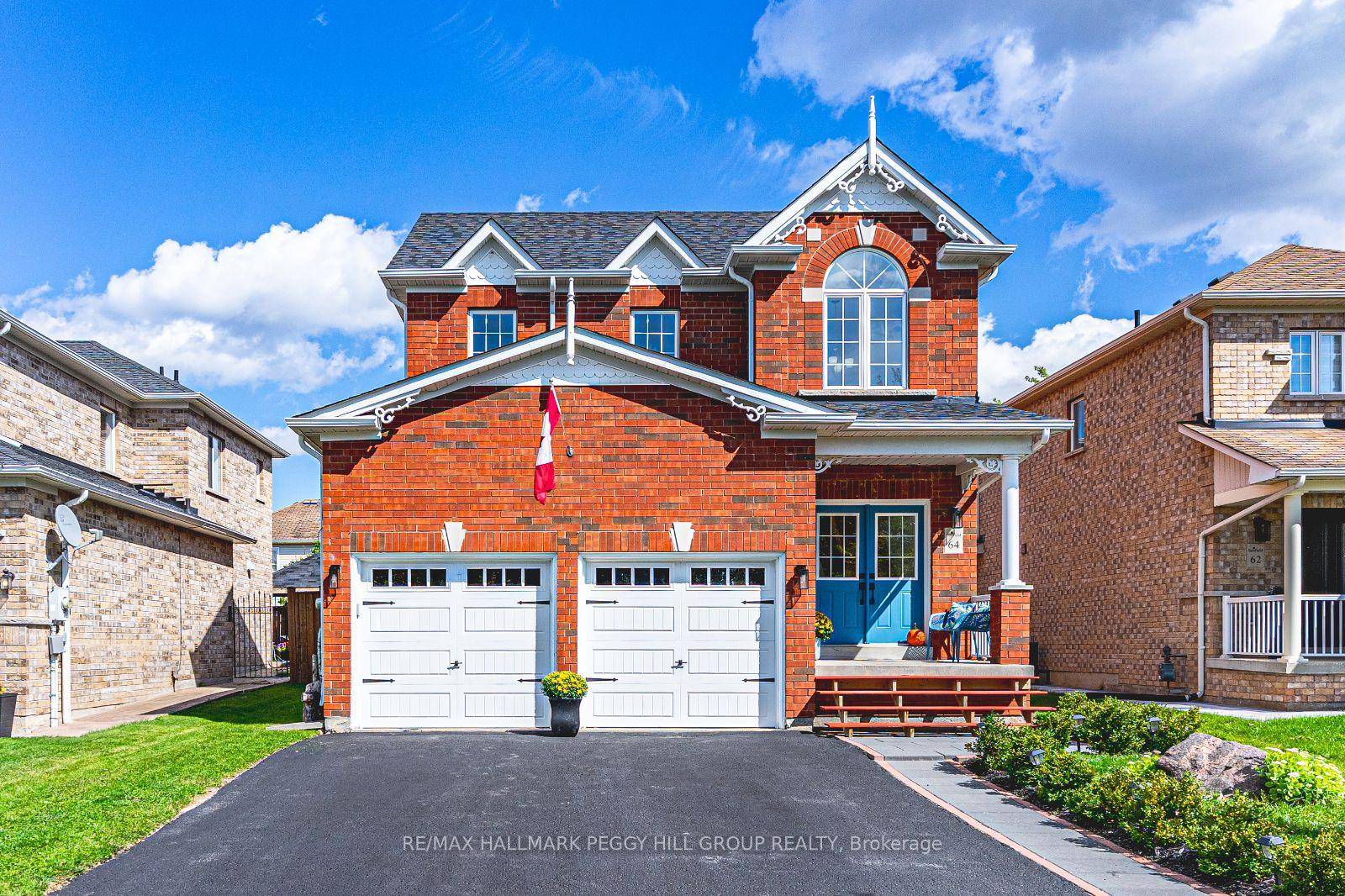 IMPRESSIVE FAMILY HOME ! CONTEMPORARY INTERIOR WITH GORGEOUS OPEN CONCEPT DESIGN !