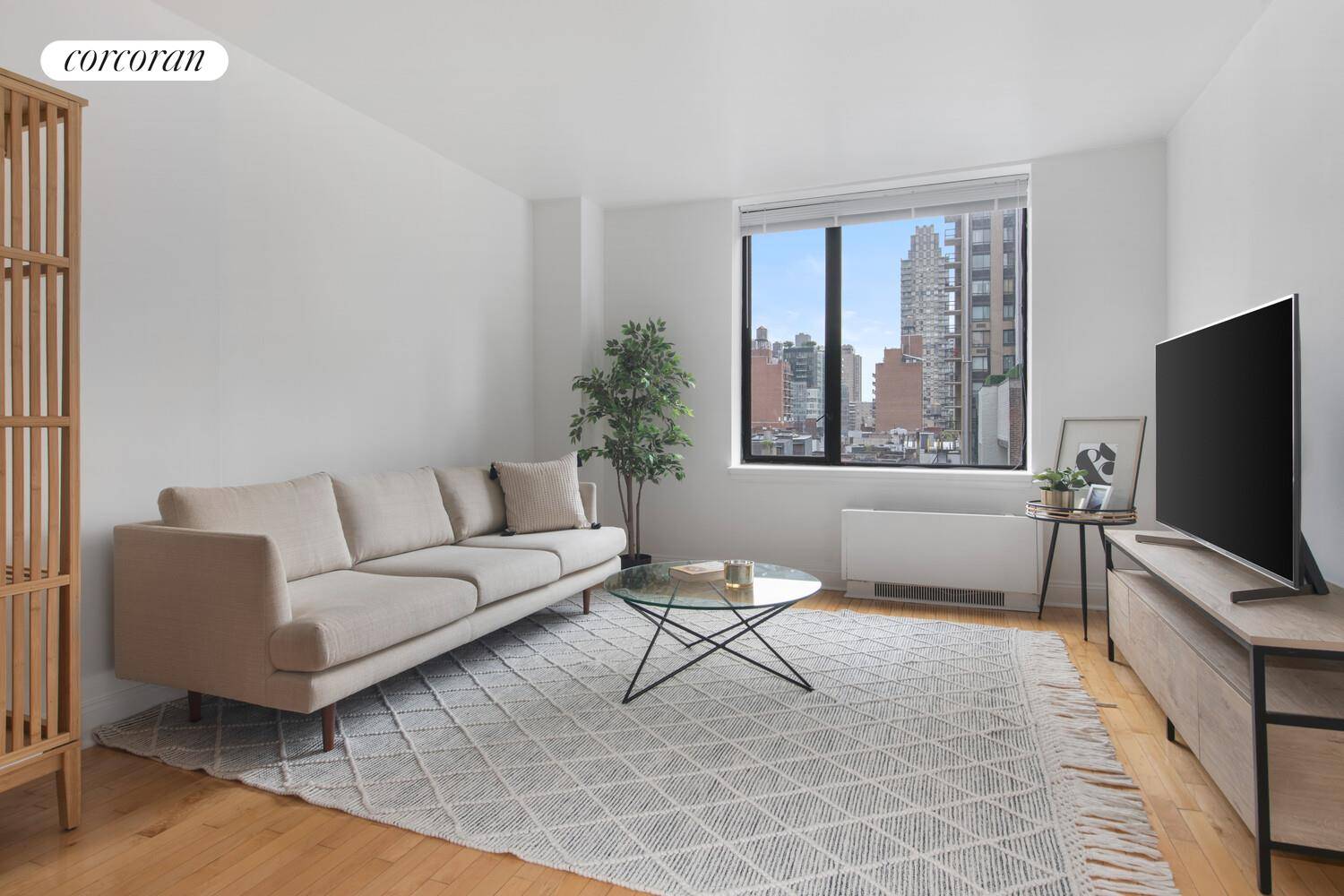 Welcome to Residence 7H at The Ventana Condominium a spacious one bedroom, one bathroom home offering comfort, light, and convenience in the heart of the Upper East Side.
