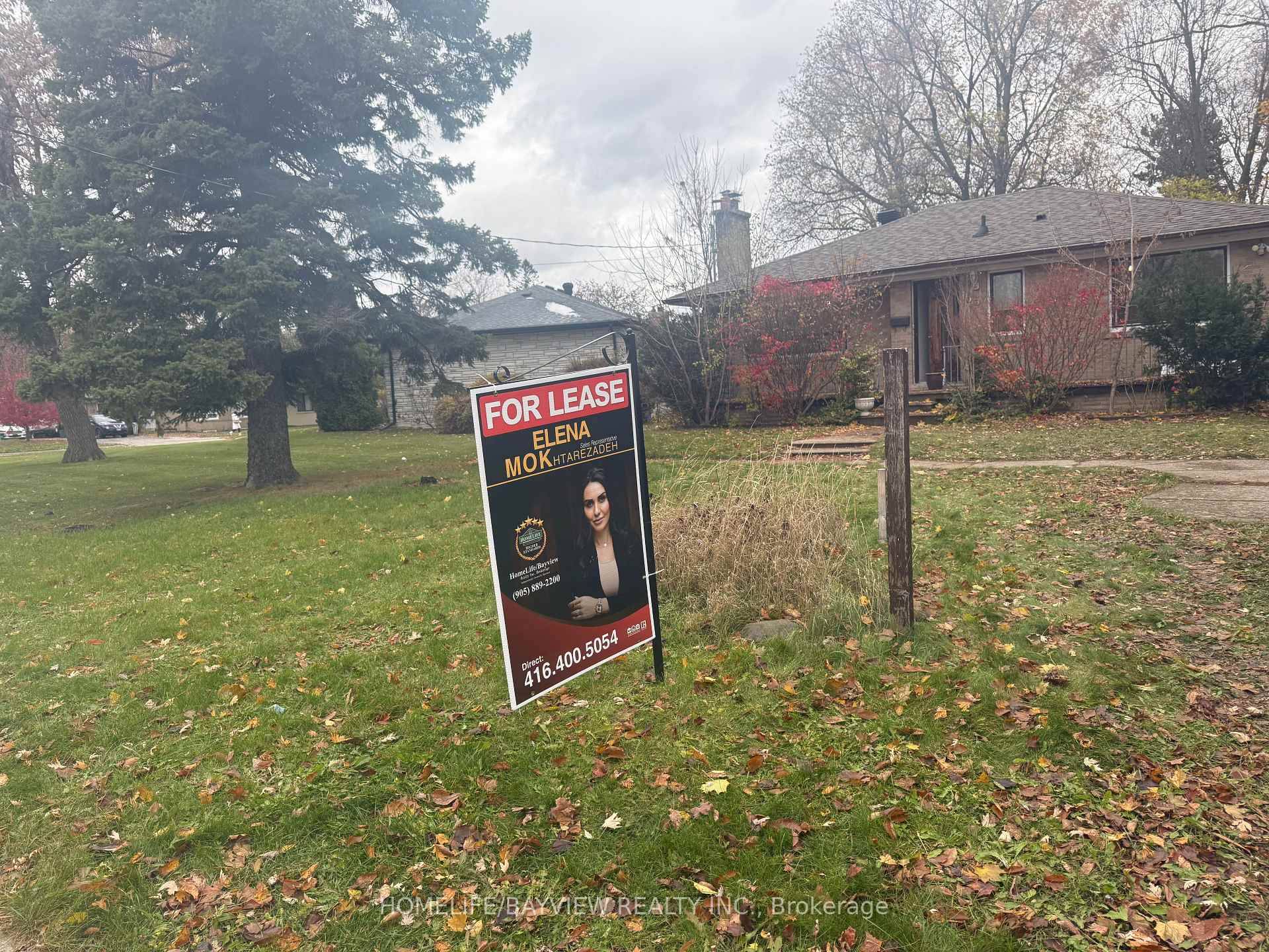 Location Location Detached Bungalow In High Demand Area Of the Top Ranked Bayview Secondary School.