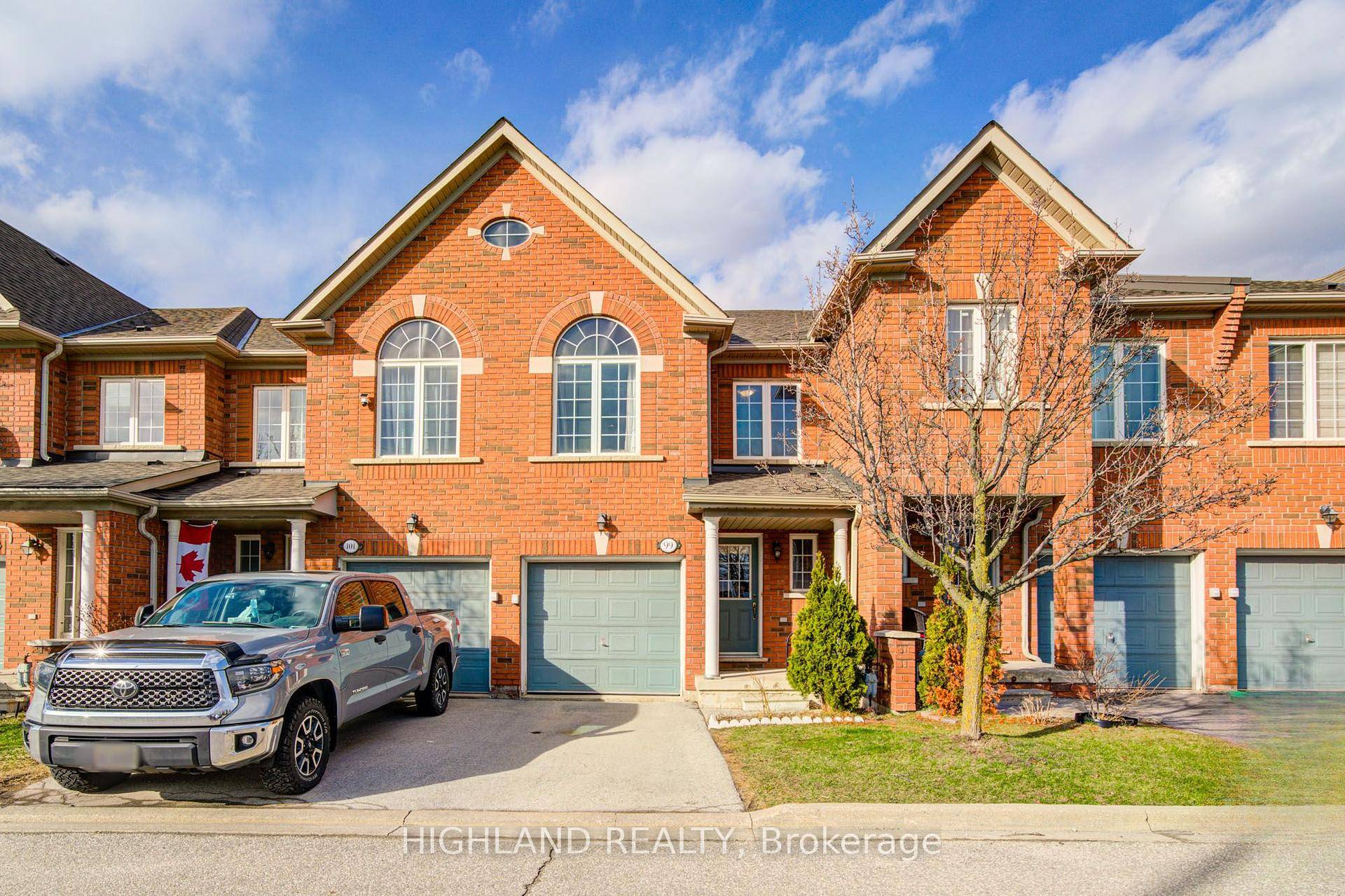 Back To The Ravine Welcome to this charming and well maintained 3 1 bedroom, 2.