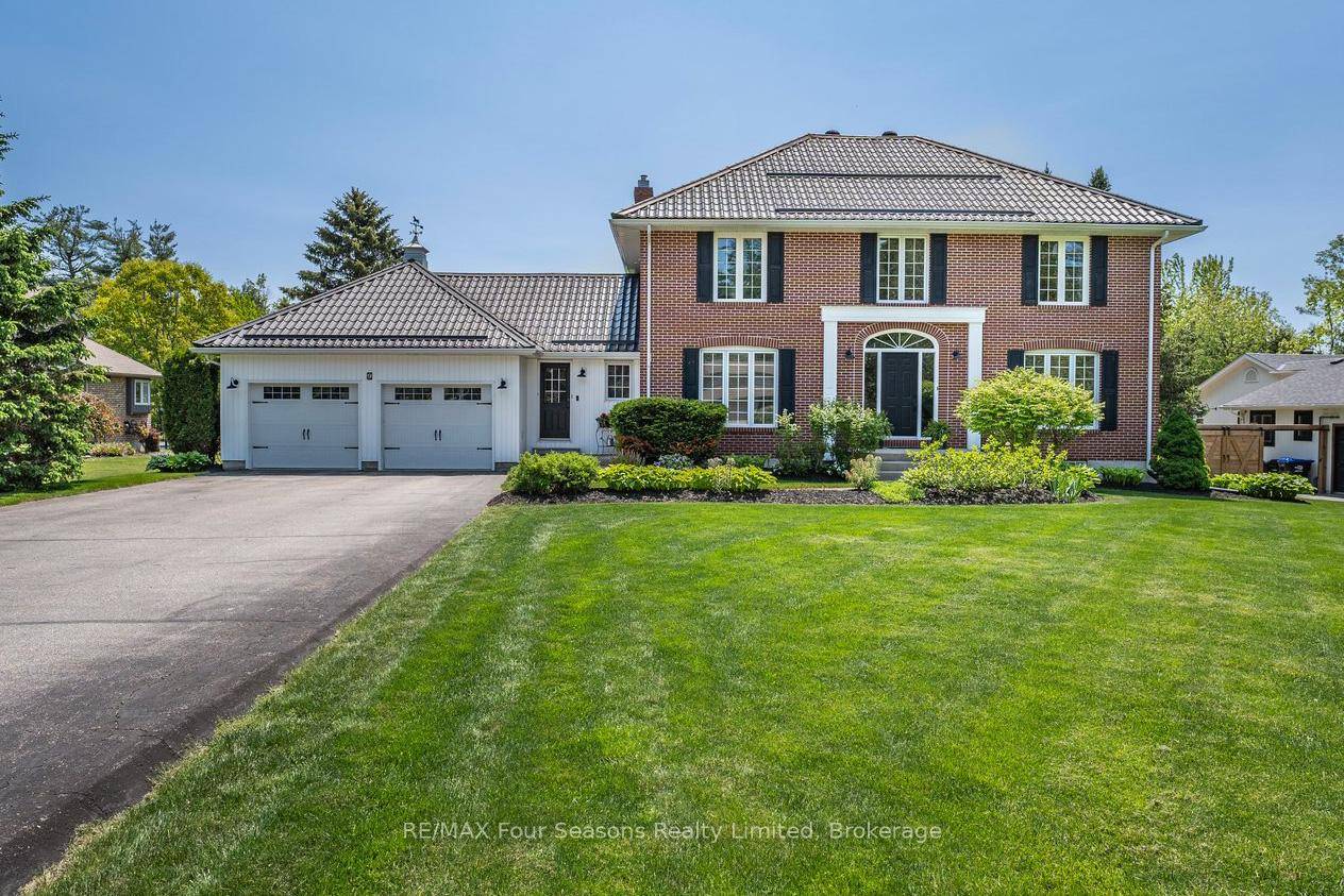 This stunning 2 storey classic Colonial style home with beautiful curb appeal is situated on a bright, flat 1 2 acre lot, on a desirable, quiet dead end street in ...