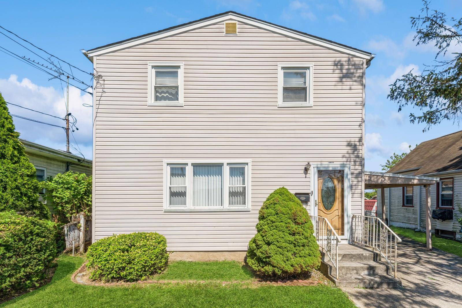 Welcome to your charming 4 bedrooms 2 Baths Colonial home 1296 Square Footage of Living spaces, Entrance Foyer with Full bath with shower, Bright Livingroom, Large Eat in Kitchen, Entrance ...