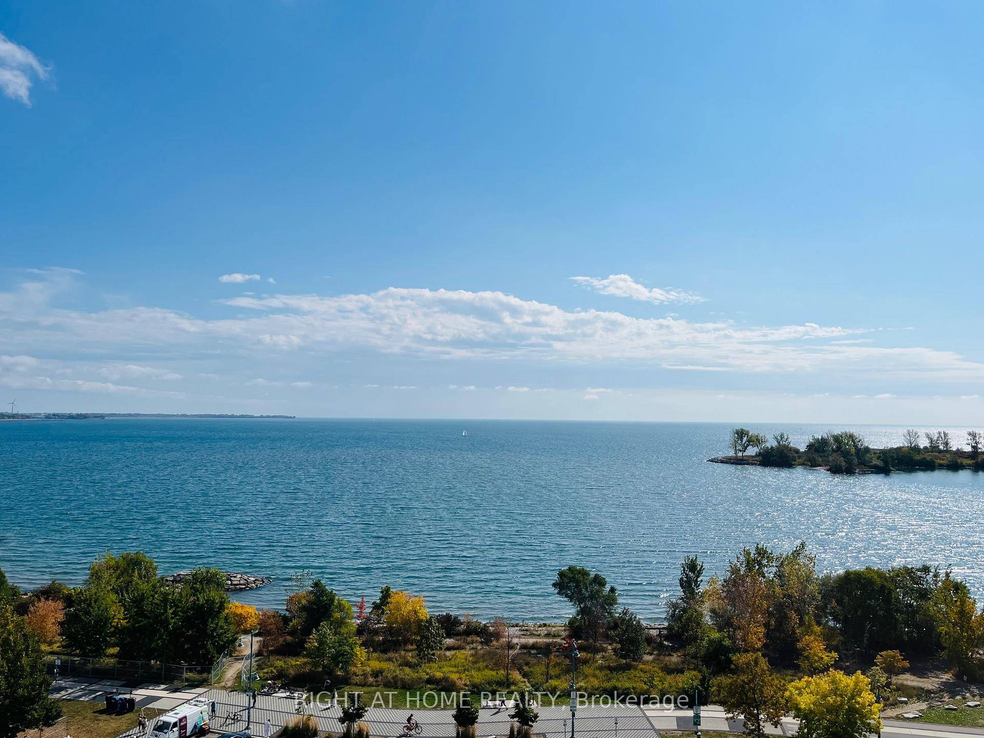 Discover the epitome of luxury at Waterford Boutique Condo.