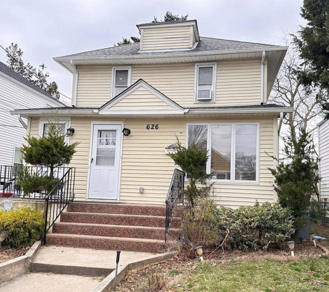 Spacious and well maintained three bedroom, two bathroom rental located on the first floor of two family home in new Hyde Park.