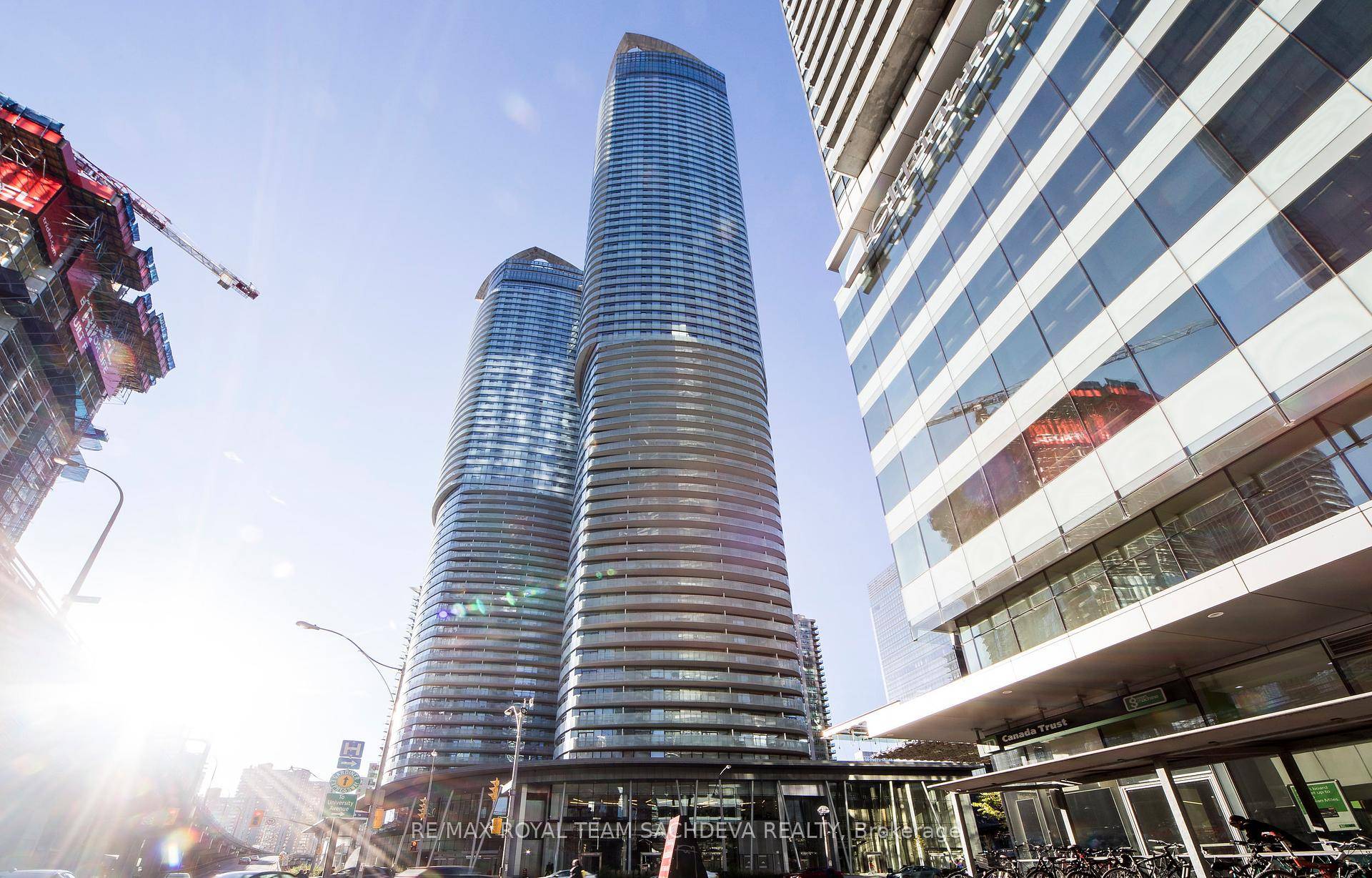 Welcome to Ice Condos II at 14 York Street a stunning and modern 1 1 bedroom suite available for lease in the heart of downtown Toronto.