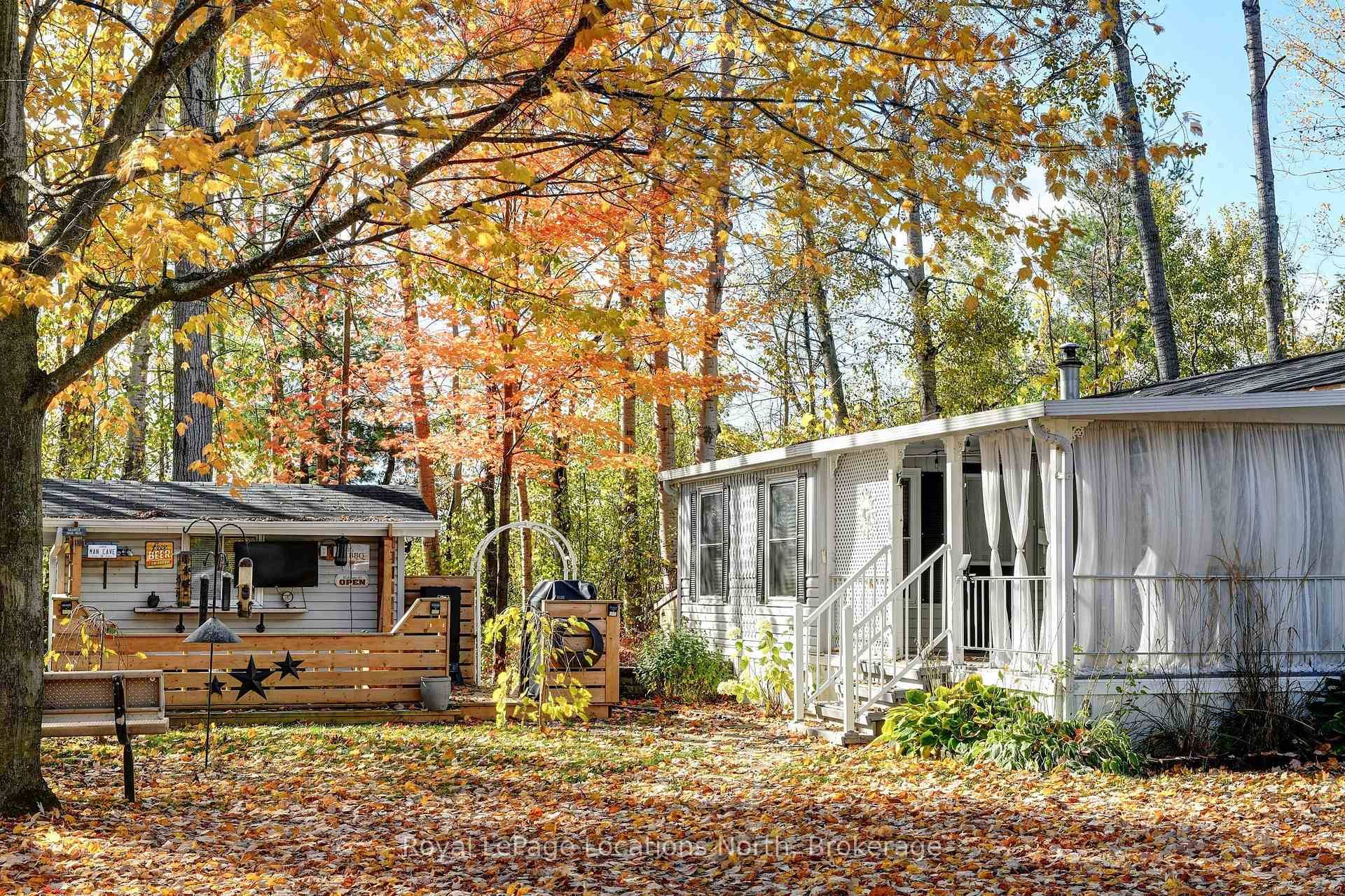 Attention outdoor enthusiasts and Snowbirds Enjoy the cool breeze and big sunsets, with extended seasonal living.