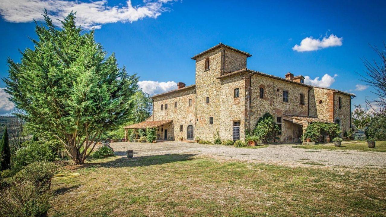In San Casciano val di pesa, Florence on sale restored, large property with 5 apartments, olive grove and fields. Great panoramic views.