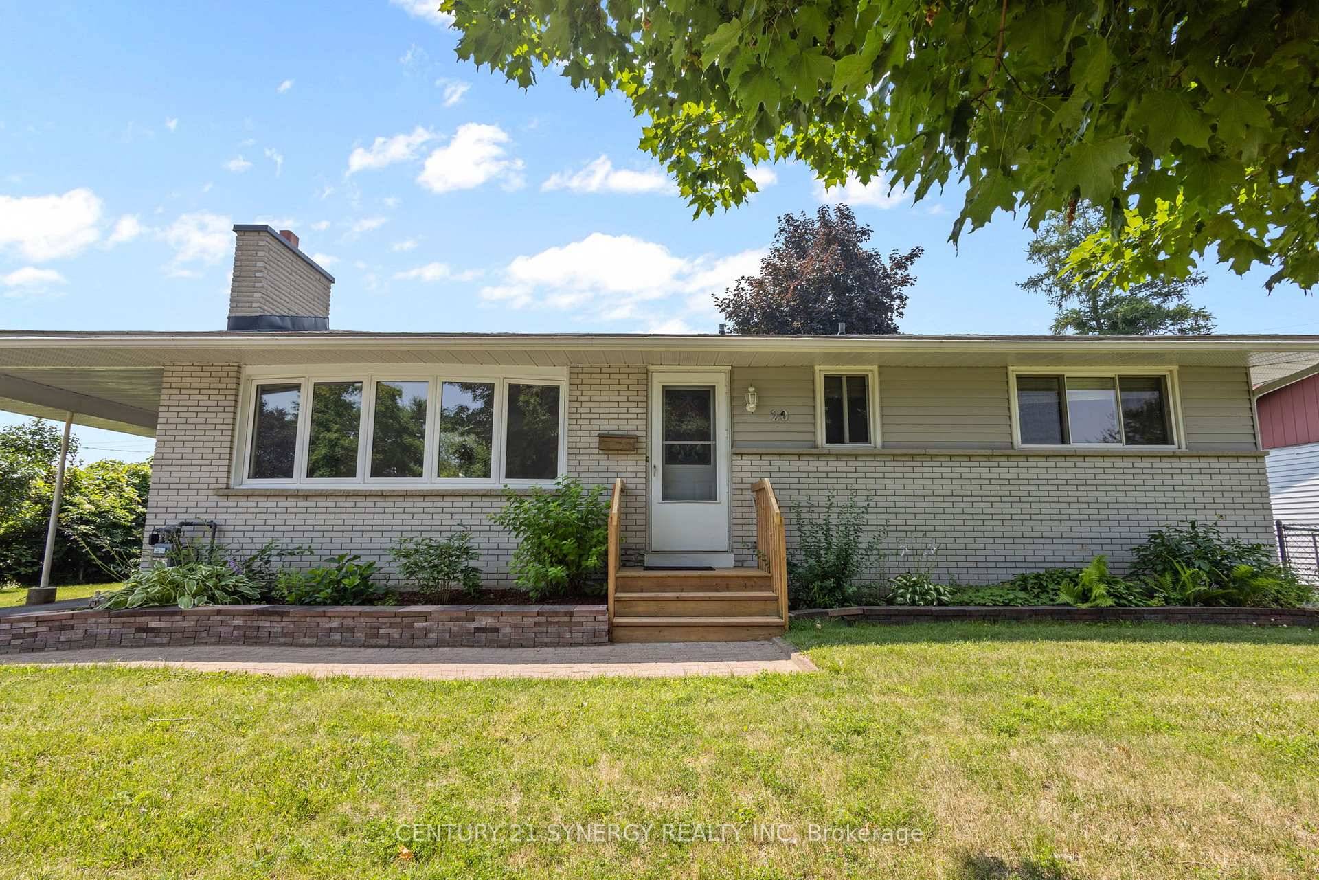 Welcome to 20 Parkside Crescent Your Perfect Bungalow Retreat !