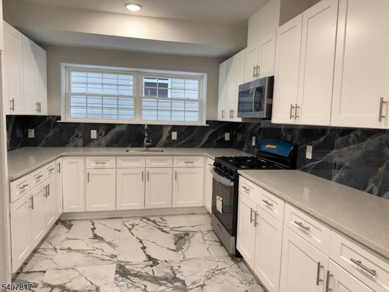 Built in 2025 and never lived in, this stunning property offers the perfect opportunity to own brand new construction with modern finishes throughout.