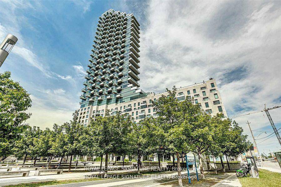 Few Yr New Award Winning Green Living Building Sides Onto Park, Steps To Lake Ttc At Door Steps 24 7 Concierge Great Amenities On Entire A Floor W Rooftop Terrace, ...