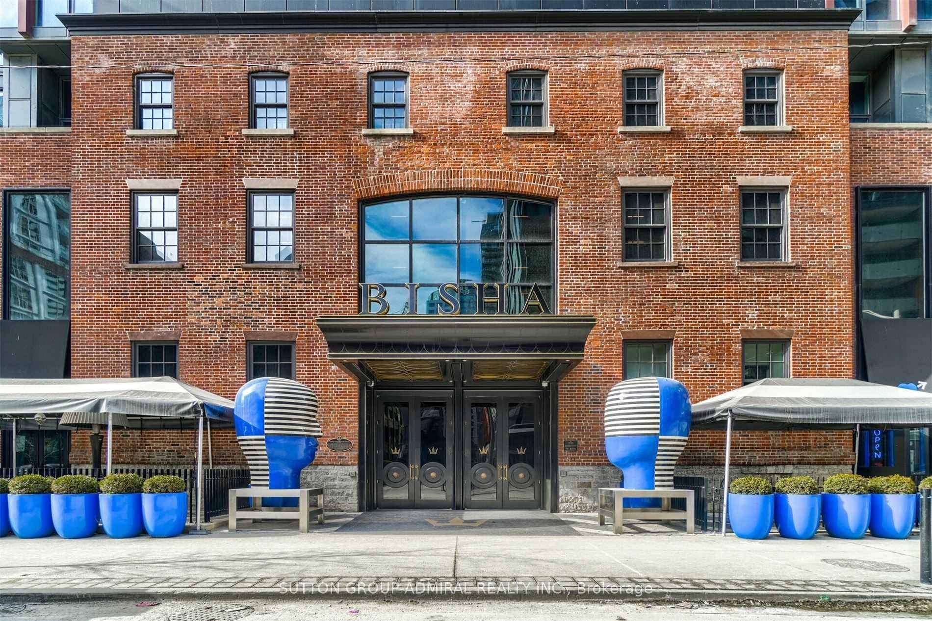 Luxurious amp ; Furnished 1 Bedroom Plus Den Unit In The Bisha Hotel amp ; Residences.