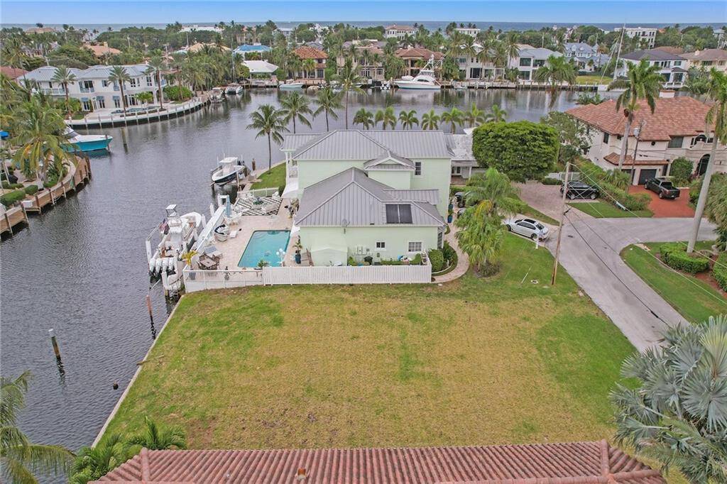 Boater's Paradise in Lighthouse Point Prime 8, 800 sq ft waterfront lot with 80 ft new concrete dock and no fixed bridges, steps from a full service marina, 5min to ...