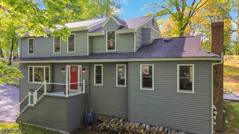 Set in one of Morris Township's most desirable locations, this completely move in ready Colonial offers privacy, space, and convenience less than one mile from downtown Morristown and everything it ...
