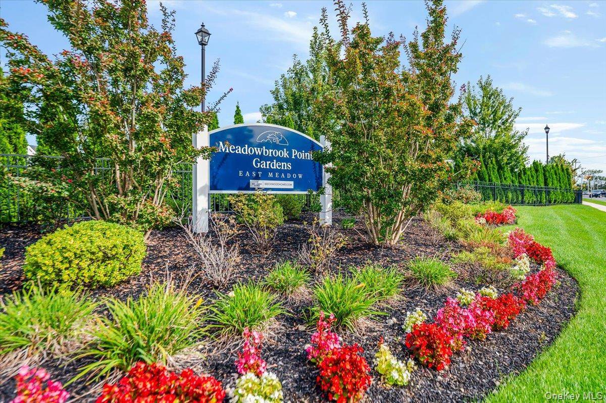 Welcome to Meadowbrook Pointe !
