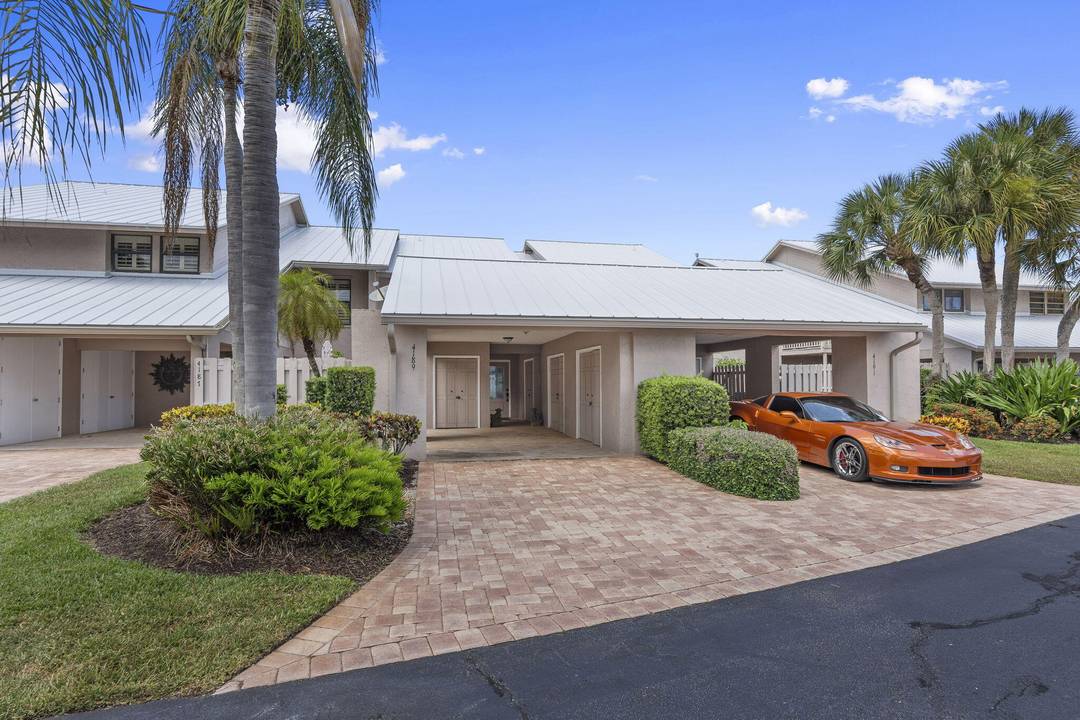 Live the waterfront lifestyle year round in this annual townhouse rental featuring two ensuite bedrooms, covered parking, private dock, and 10, 000 lb boat lift.