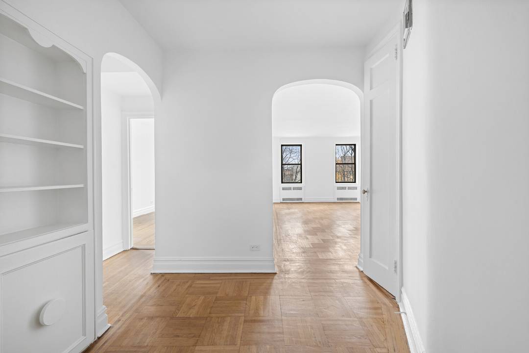 Beautiful top floor one bedroom in one of the area's most sought after co op buildings !