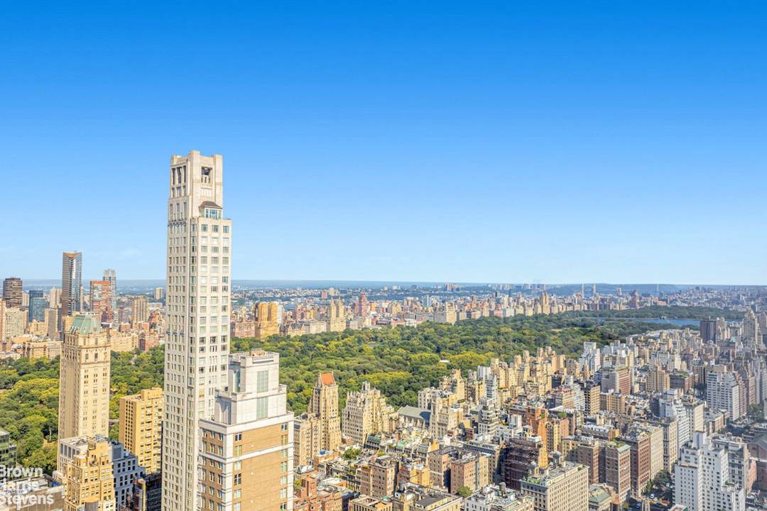 Welcome to this stunning home featuring unobstructed views of Central Park and panoramic cityscapes from this flawless gem situated on the coveted southwest corner of One Beacon Court, also known ...