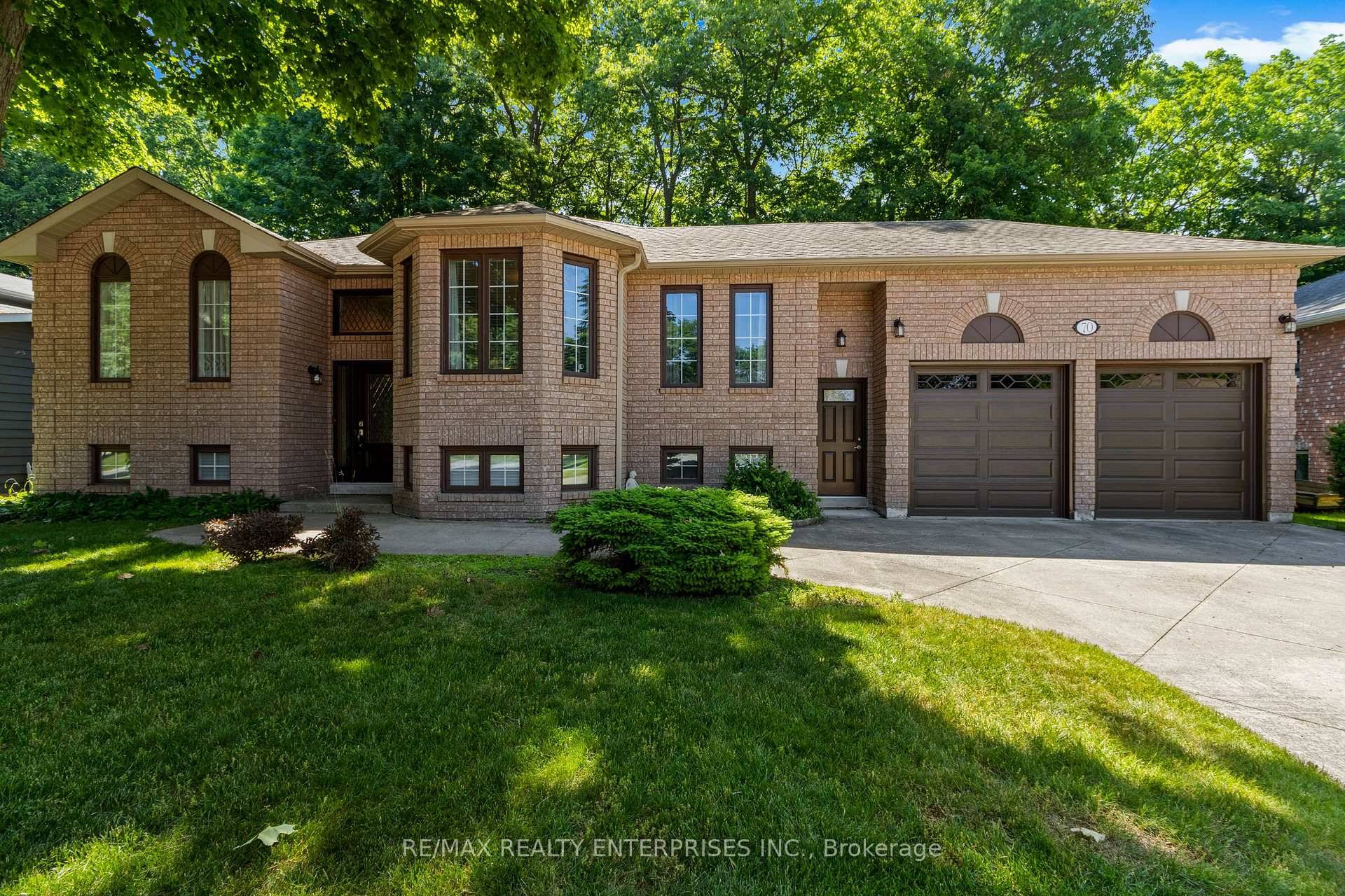 Welcome to this solidly built 3 bedroom, 3 bathroom Raised Bungalow nestled in the quiet and desirable Wasaga Beach neighbourhood of Marlwood Estates backing onto the Marlwood Golf Course.