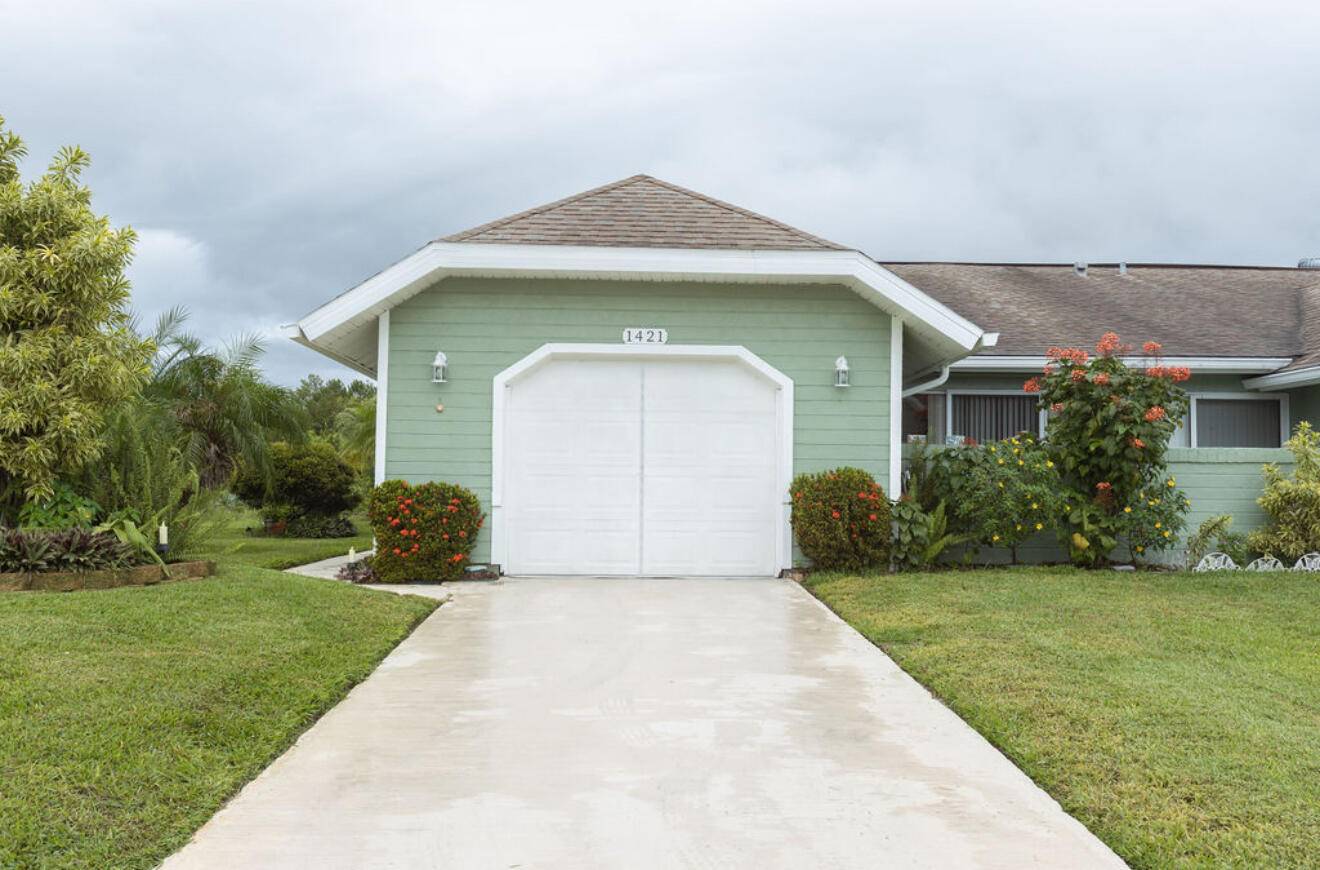 This charming 2 bedroom 2 bathroom villa offers the perfect blend of comfort, style, and low maintenance living in a desirable, well maintained HOA community.