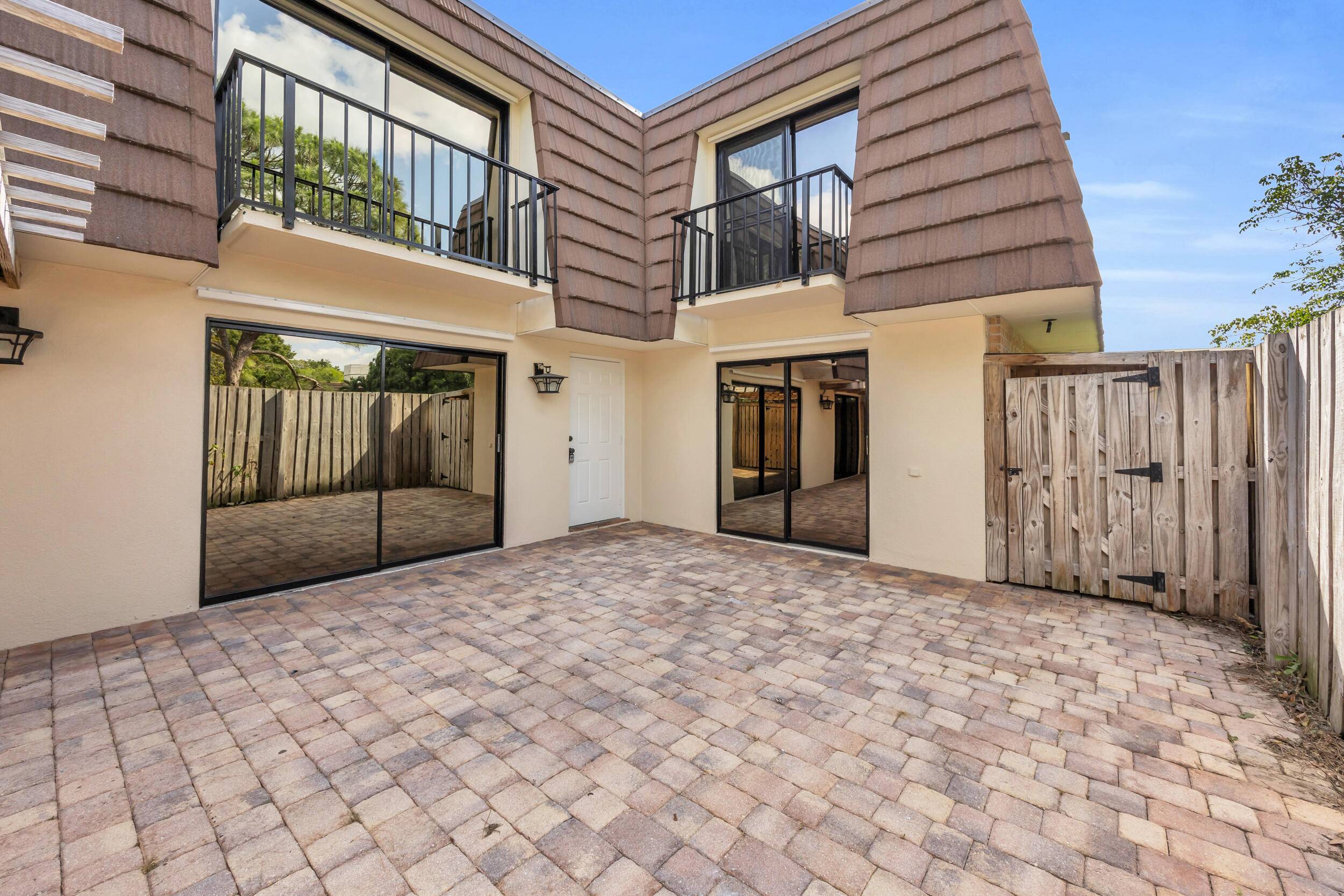 Located in the desirable south west portion of the community this lake side, 3 bedroom townhome is ready for a new owner.