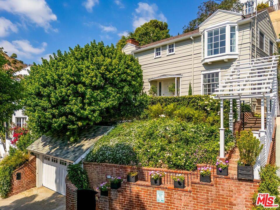 8023   Hemet Pl 3BR Hollywood Hills East La