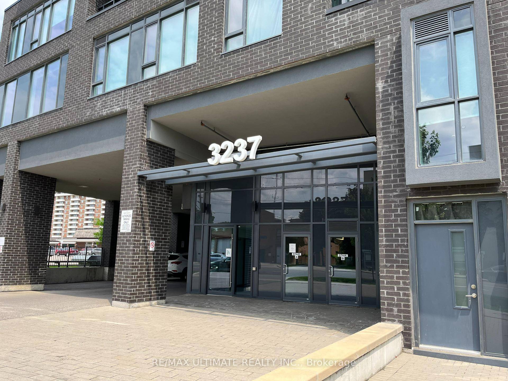 Welcome To This Spacious 2 Bedroom, 2 Bathroom South West Facing Corner Penthouse Unit In The Bennett On Bayview.