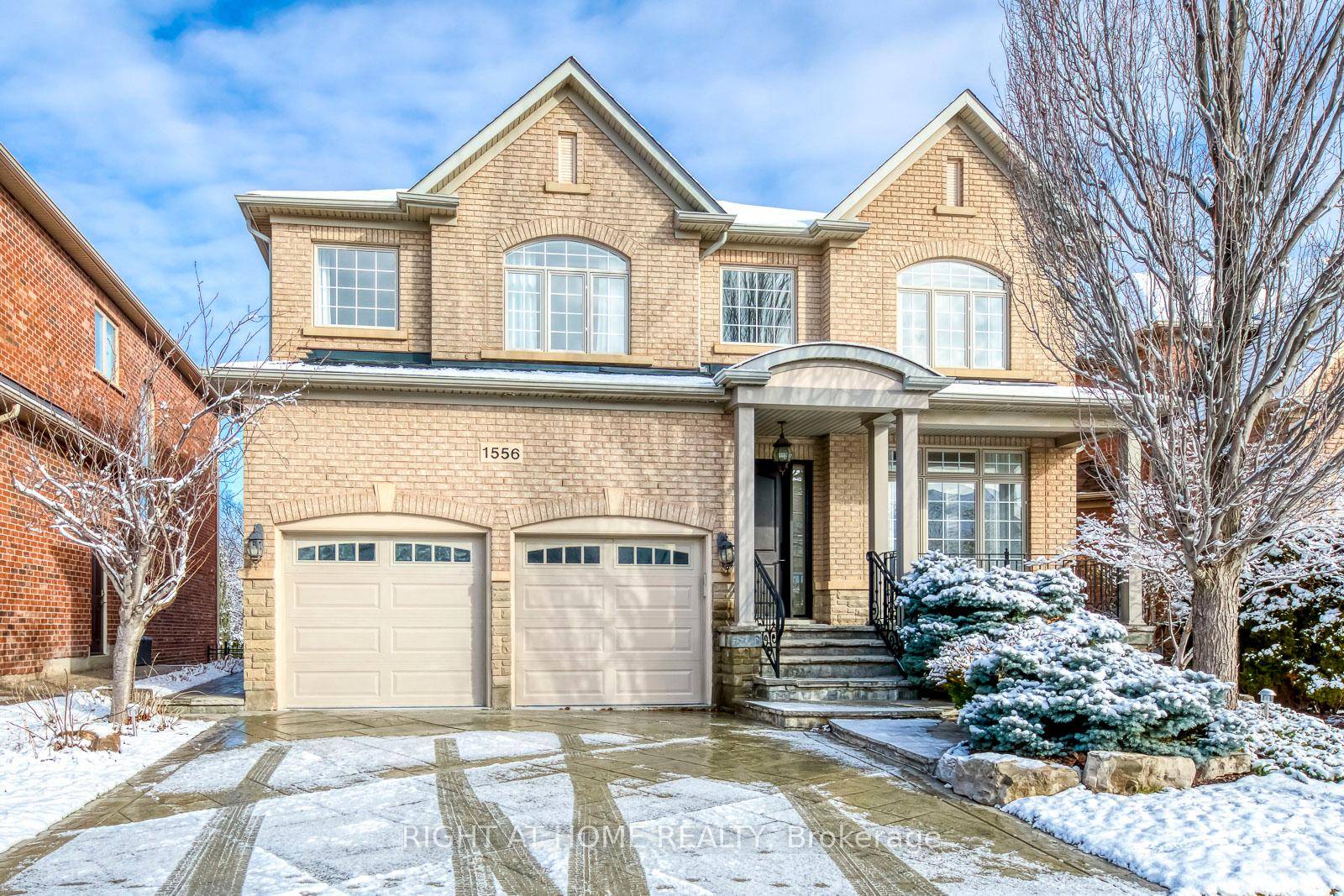 Marvelous Home In Desirable Joshua Creek.
