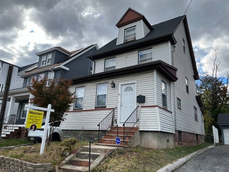 Welcome to 19 Elmwood Terrace in Irvington !