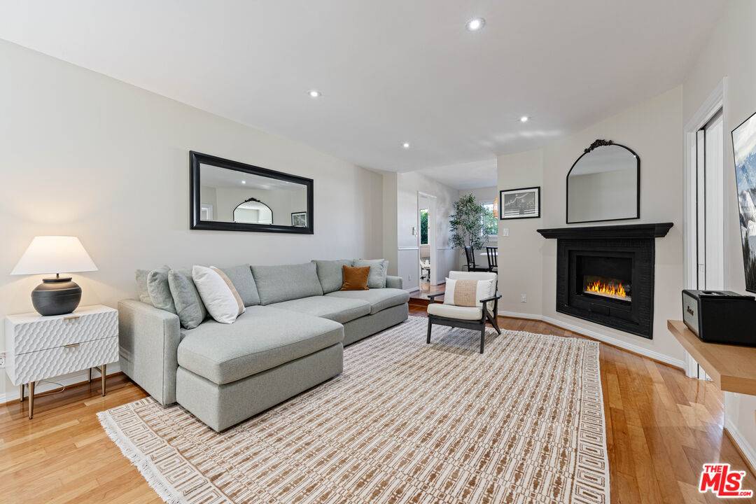 832   Euclid St 1BR Santa Monica La