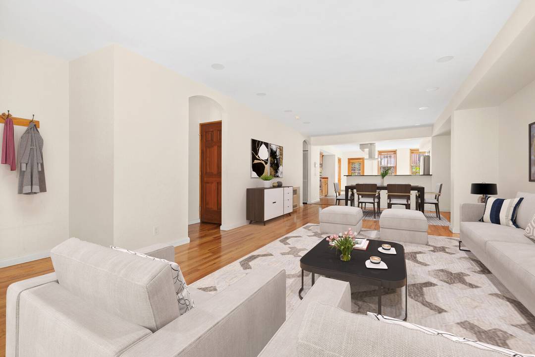 Originally constructed in 1888 1889 by the noted architectural firm Cleverdon amp ; Putzel, this handsome Renaissance Revival townhouse stands 20 feet wide and extends 55 feet deep on one ...